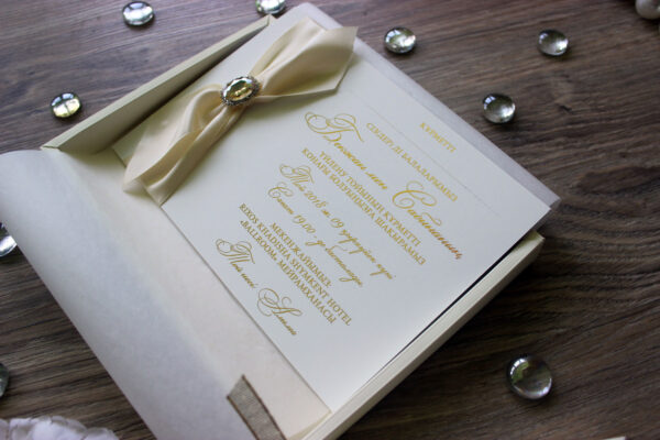 Приглашение на свадьбу в коробке
