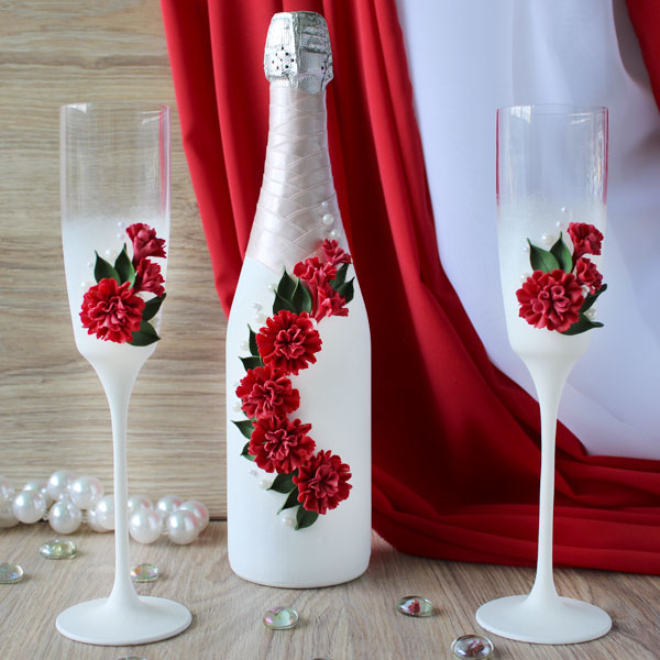 свадебное шампанское и бокалы